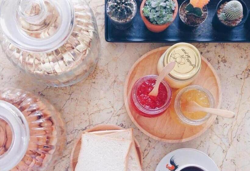 هتل At Home Boutique