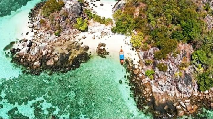 هتل Daya Beach, Lipe Local