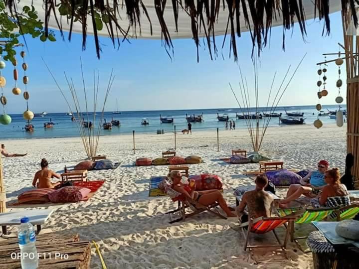 Отель Daya Beach, Lipe Local