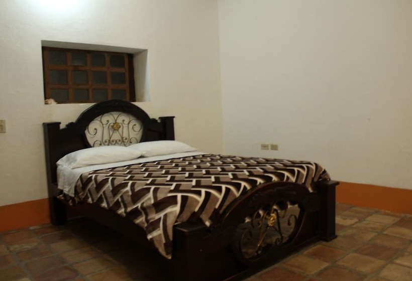 בית מלון כפרי Otrolado Lodge