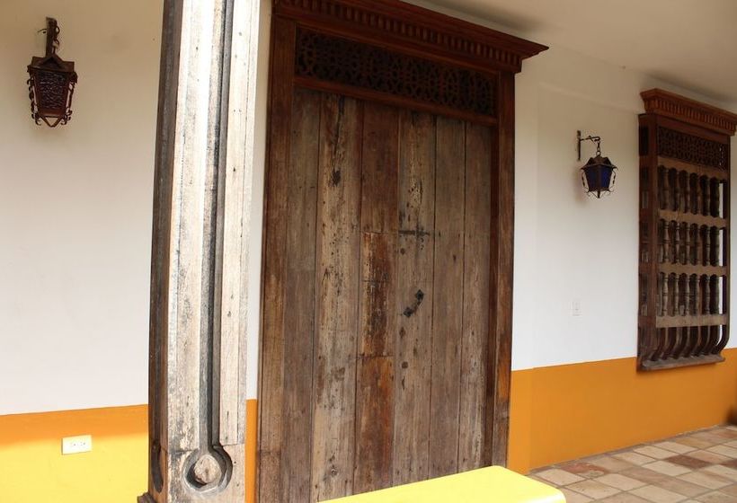 בית מלון כפרי Otrolado Lodge