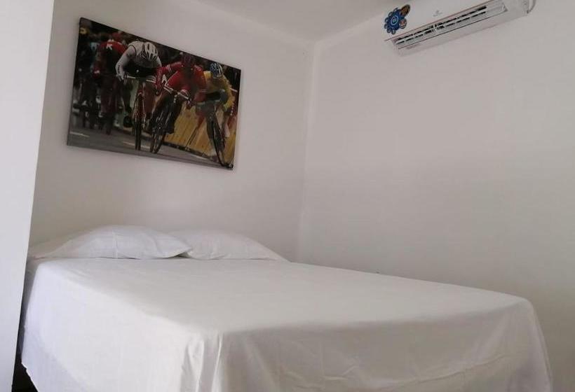 בית מלון כפרי San Juan Plaza