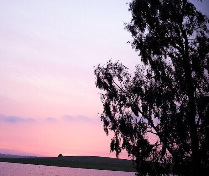 هتل Wakana Lake Glamping