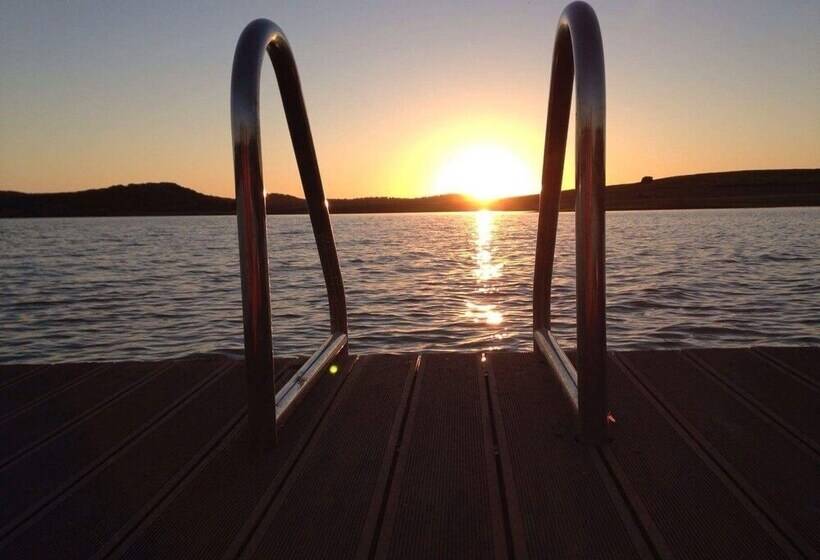 هتل Wakana Lake Glamping