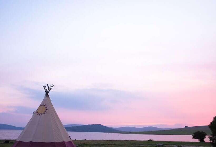 هتل Wakana Lake Glamping