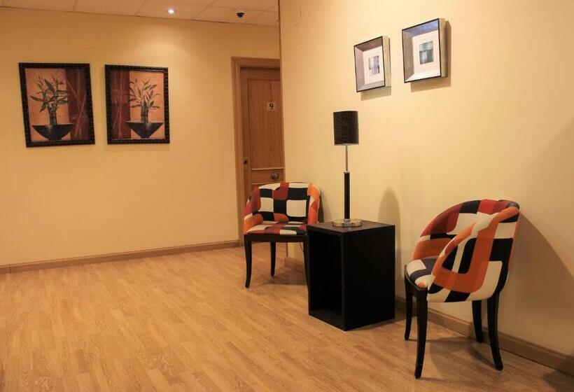 پانسیون Hostal San Isidro