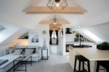 تختخواب و صبحانه House 24 Bled