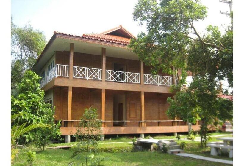 هتل Baansuan Amphawan Resort