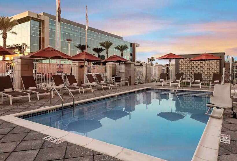 فندق Hilton Garden Inn Chandler Downtown