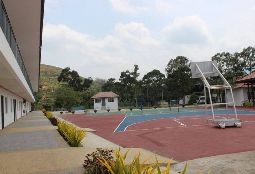 فندق Karak Orchard Resorts