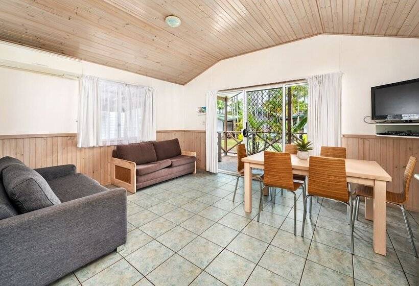 هتل Koala Shores Holiday Park