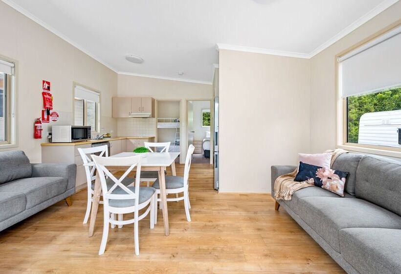 هتل Koala Shores Holiday Park