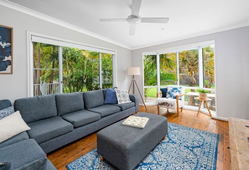 هتل Koala Shores Holiday Park