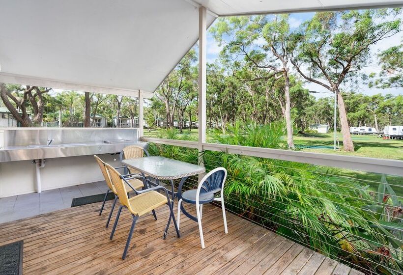 هتل Koala Shores Holiday Park