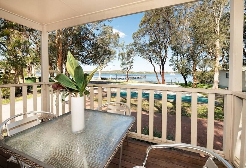 هتل Koala Shores Holiday Park