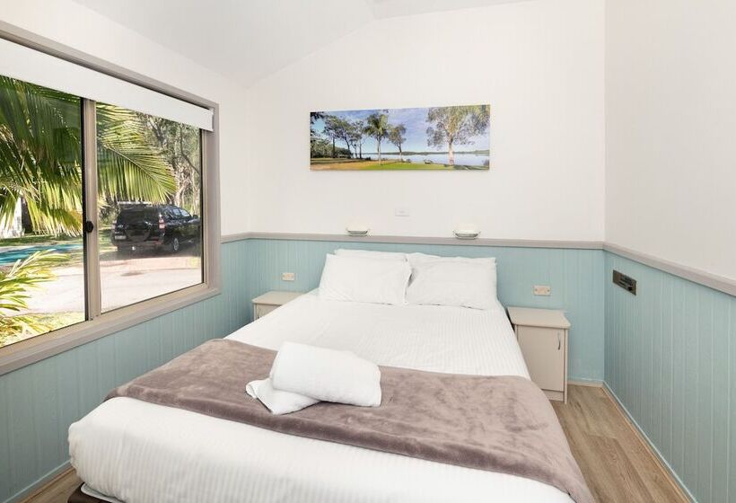 هتل Koala Shores Holiday Park