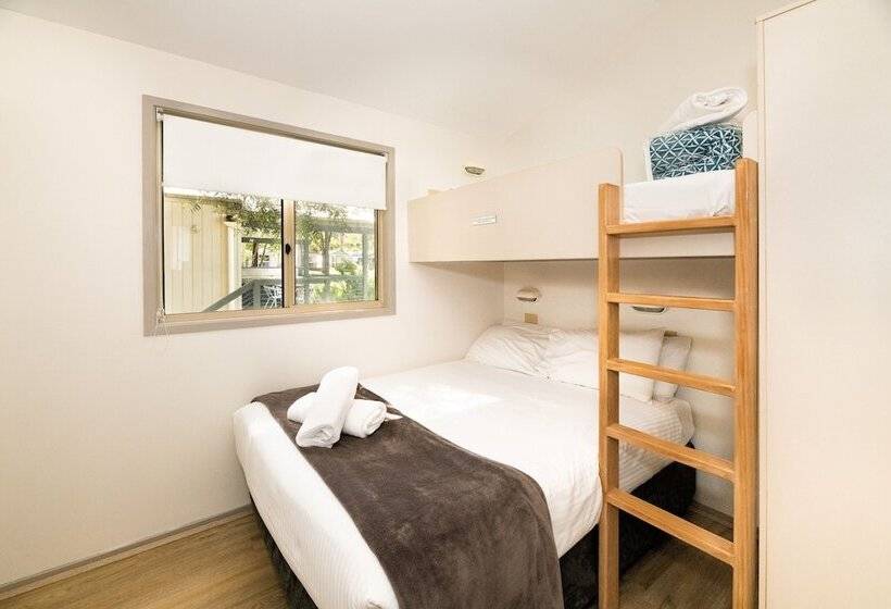 هتل Koala Shores Holiday Park