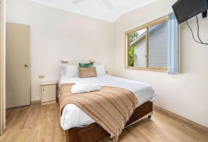 هتل Koala Shores Holiday Park