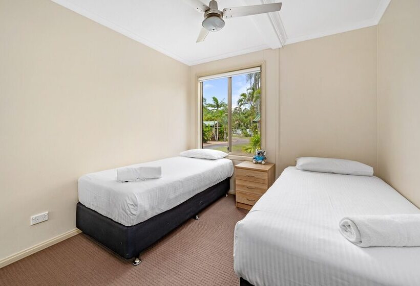 هتل Koala Shores Holiday Park