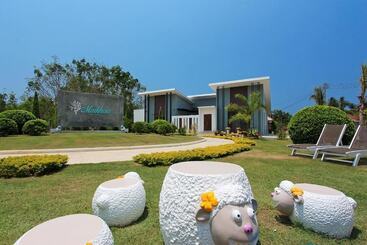 هتل Maikhao Home Garden Bungalow