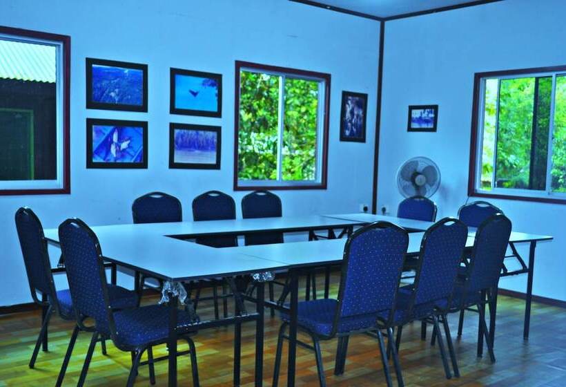 هتل Sukau Greenview Bed & Breakfast