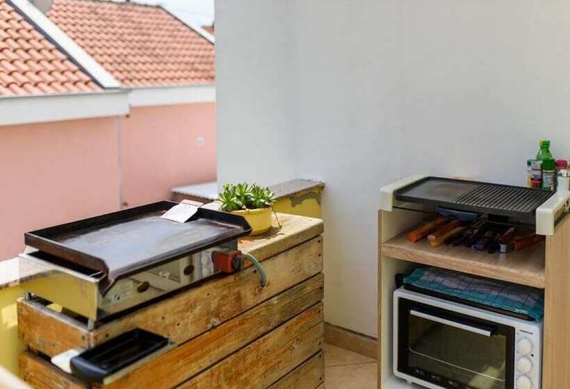 Spacious Apartment In Sukosan With Balcony