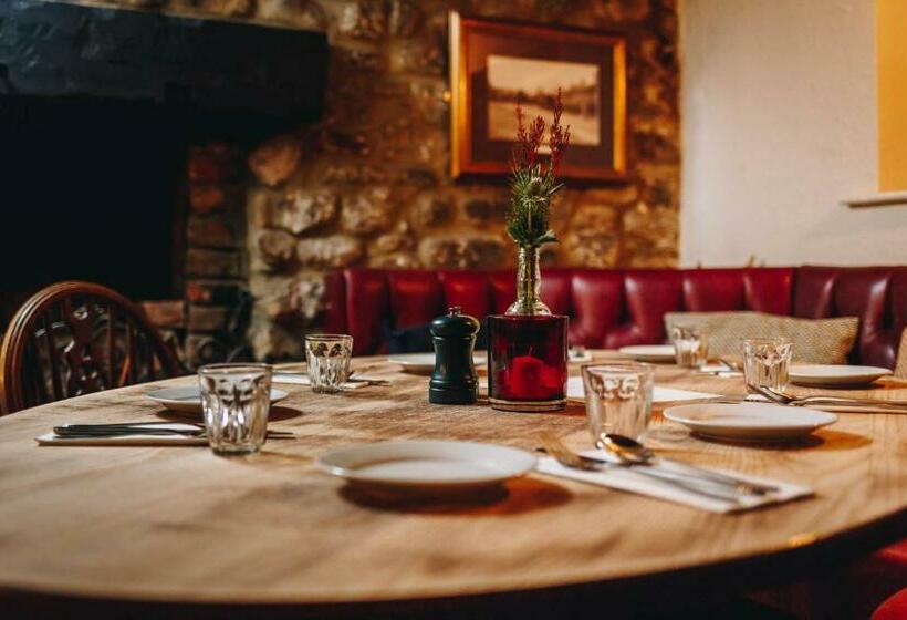 مبيت وإفطار Exelby Green Dragon