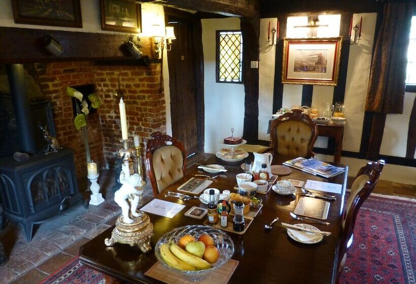 تختخواب و صبحانه Greyhound Cottage
