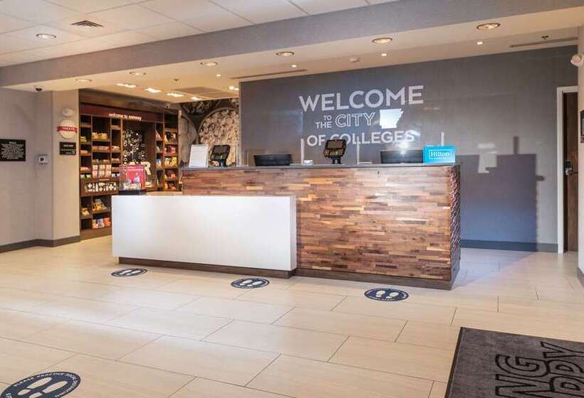 هتل Hampton Inn & Suites Conway