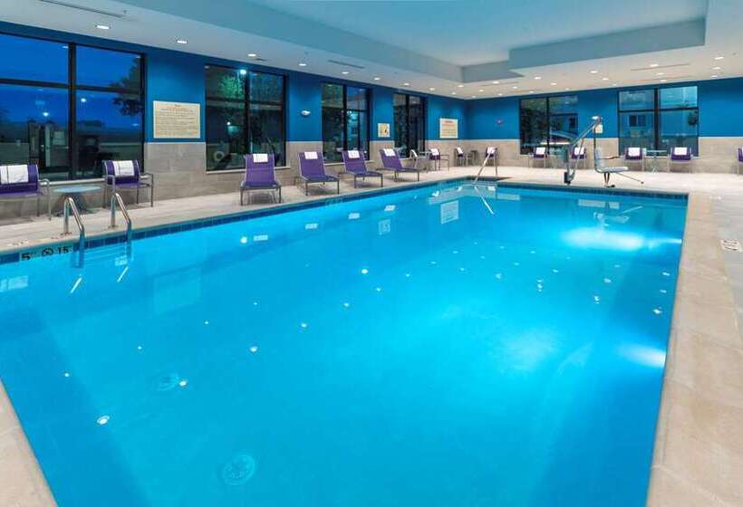 هتل Hampton Inn & Suites Conway