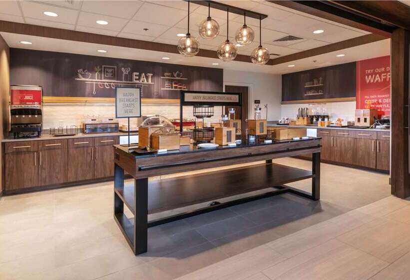 هتل Hampton Inn & Suites Conway