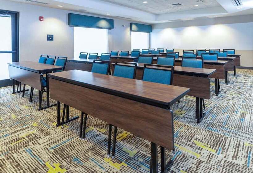 هتل Hampton Inn & Suites Conway