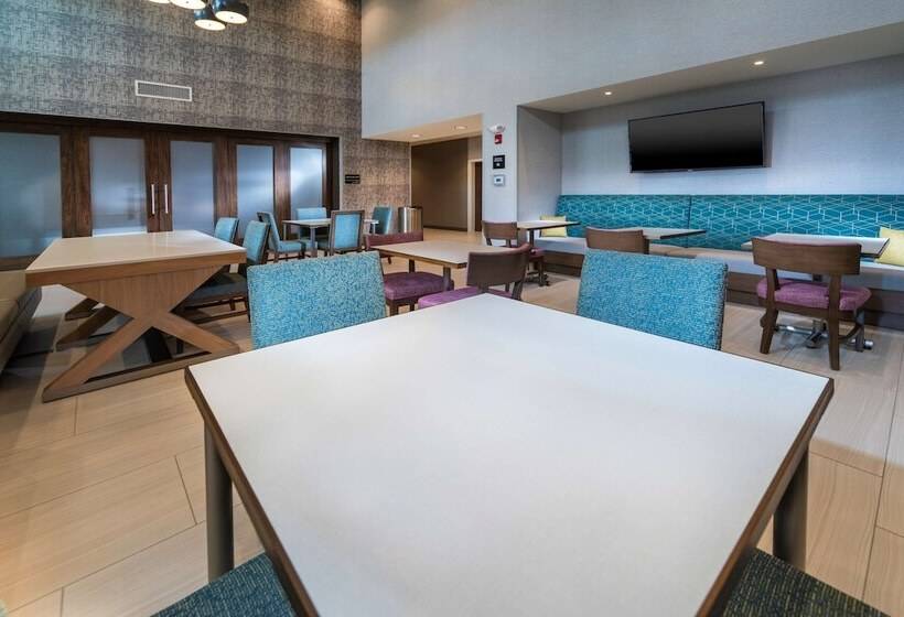 هتل Hampton Inn & Suites Conway