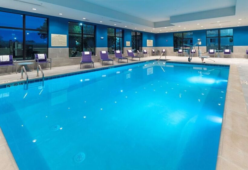 هتل Hampton Inn & Suites Conway