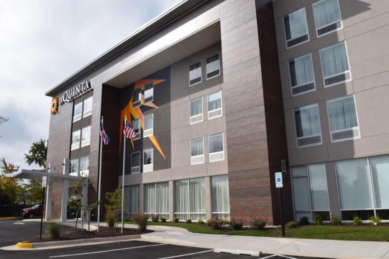 هتل La Quinta Inn & Suites By Wyndham Manassas, Va  Dulles Airport