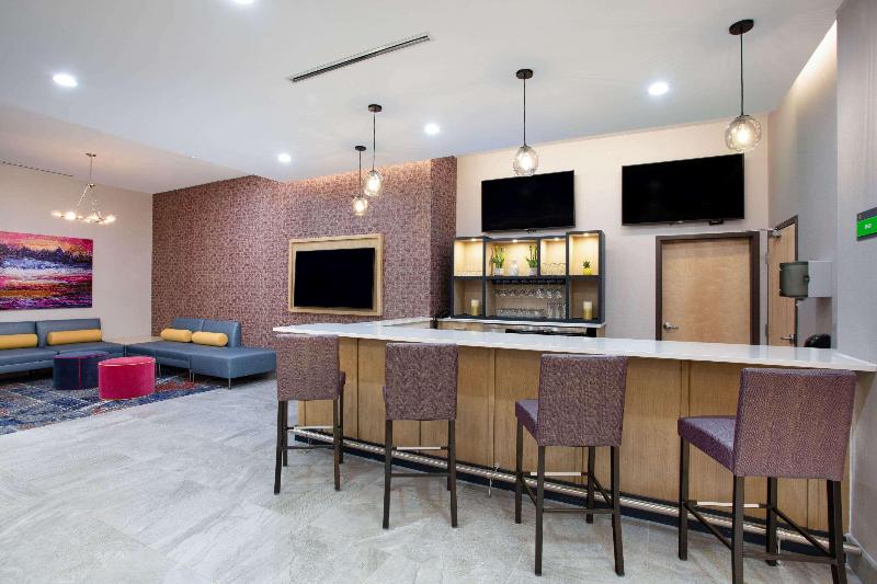 هتل La Quinta Inn & Suites By Wyndham Manassas, Va Dulles Airport