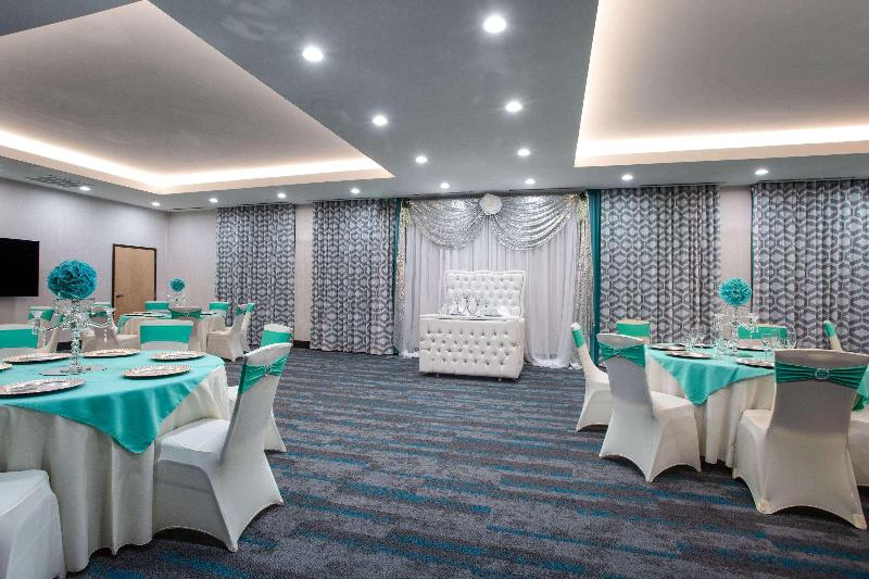 هتل La Quinta Inn & Suites By Wyndham Manassas, Va  Dulles Airport