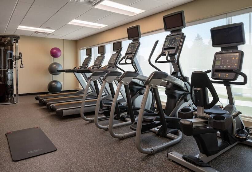 هتل Towneplace Suites Fresno Clovis