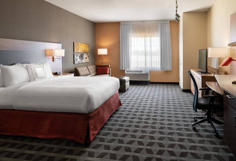 هتل Towneplace Suites Fresno Clovis