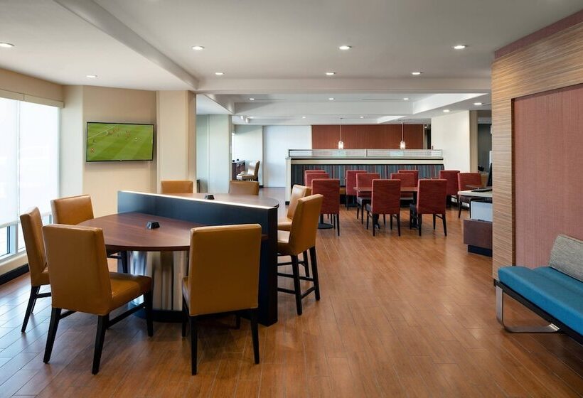 هتل Towneplace Suites By Marriott Fresno Clovis