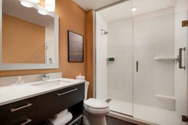 هتل Towneplace Suites Fresno Clovis