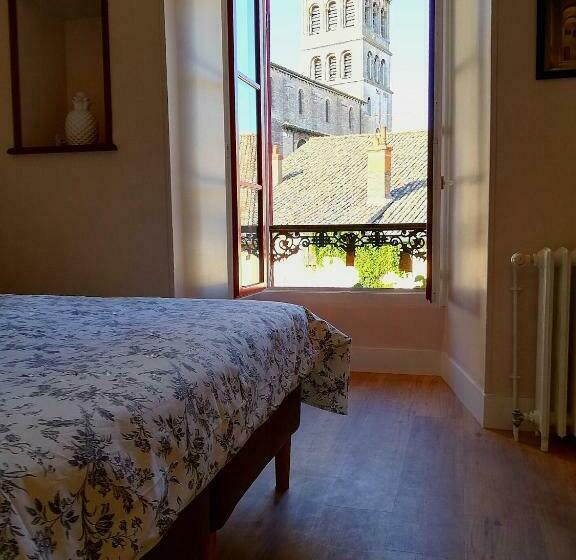 تختخواب و صبحانه La Maison De Marion