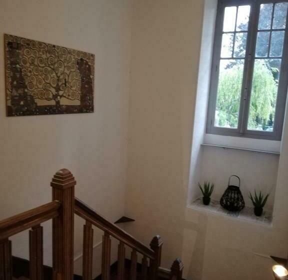 تختخواب و صبحانه La Maison De Marion