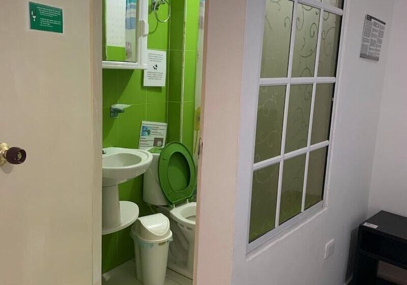 مسافرخانه Posada Cocos Place