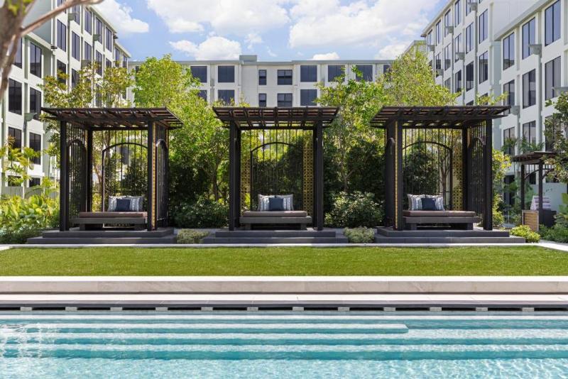 هتل Four Points By Sheraton Phuket Patong Beach Resort