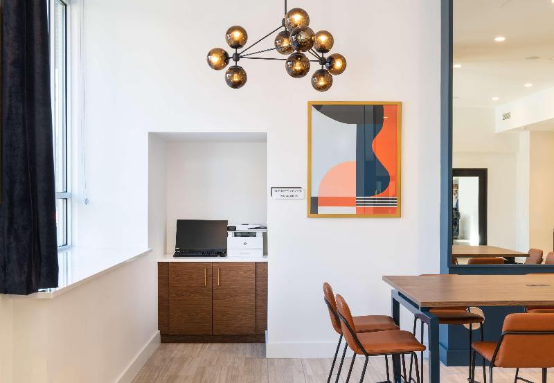 هتل Hilton Garden Inn Flint Downtown