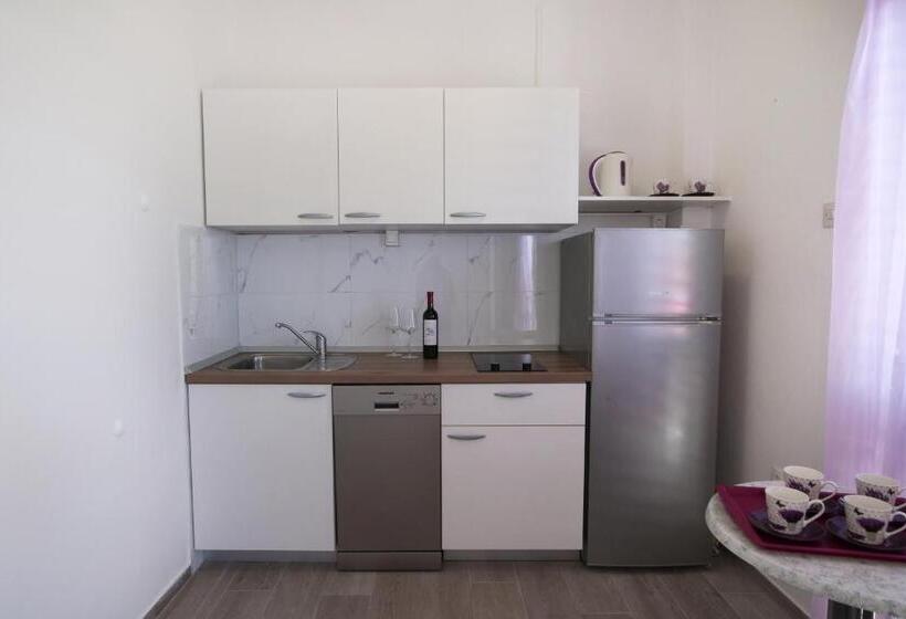 پانسیون Apartmani Daša Tučepi