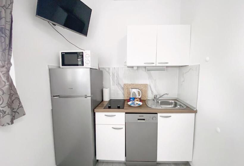 پانسیون Apartmani Daša Tučepi