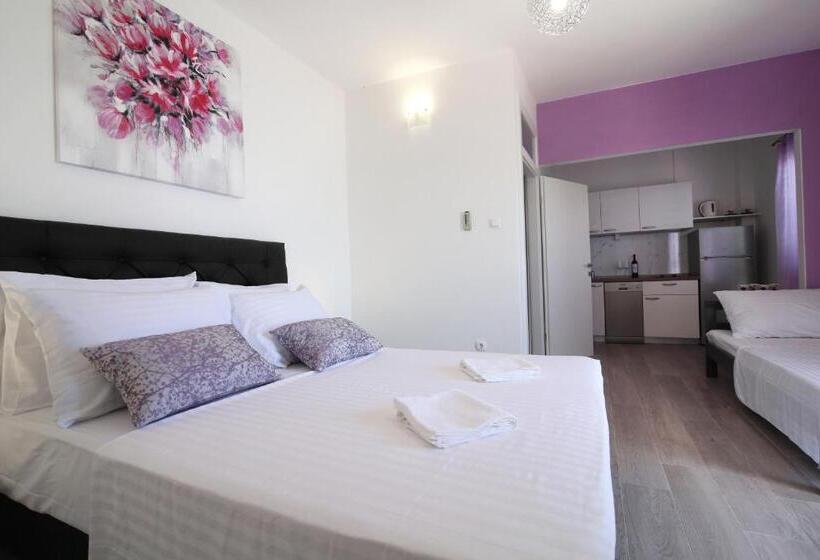 پانسیون Apartmani Daša Tučepi
