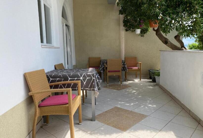 پانسیون Apartmani Daša Tučepi